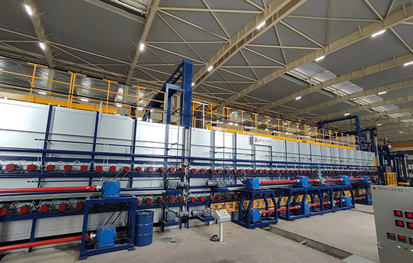 The first domestically created large-scale "Double layer Roller Bottom Heat Treatment Automatic Line" has an hourly quenching and tempering capacity of 9 tons, with a cost of 8 digits. It was customiz
