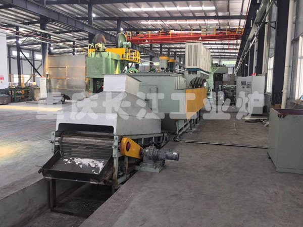 Electrically heated automobile transmission shaft mesh with roller type normalizing production line